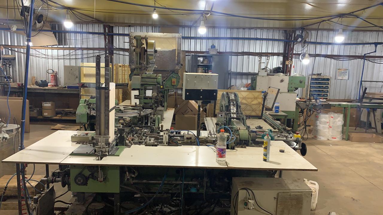 Foto 18 de 26 — Fábrica clandestina produzia milhares de cigarros por dia em Araraquara; Veja fotos
